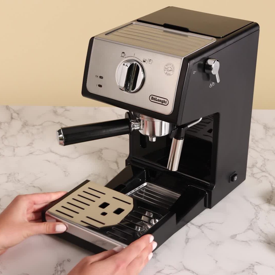 De'Longhi Compact Manual espresso pump coffee machine - Black & Silver